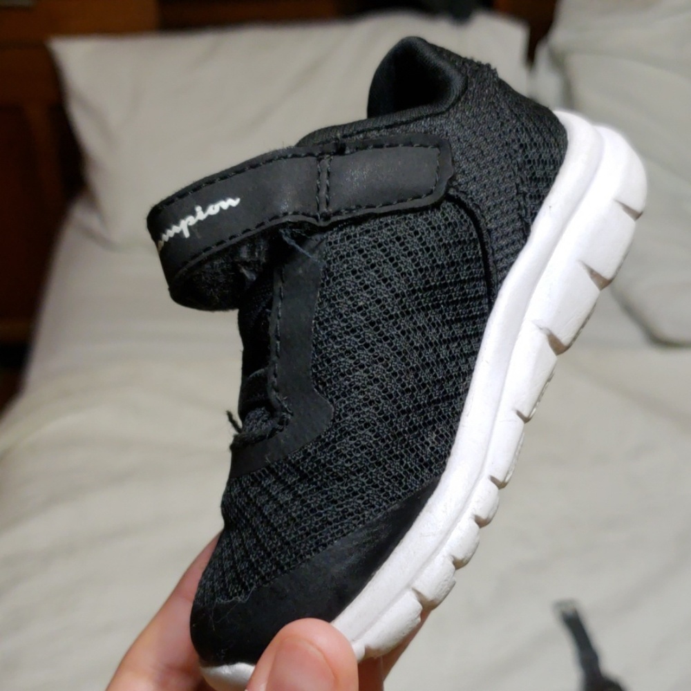 Sneakers - Picture 3 of 4